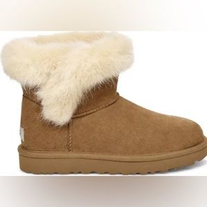 UGG New In Box “Cathie” Size 9 women’s
